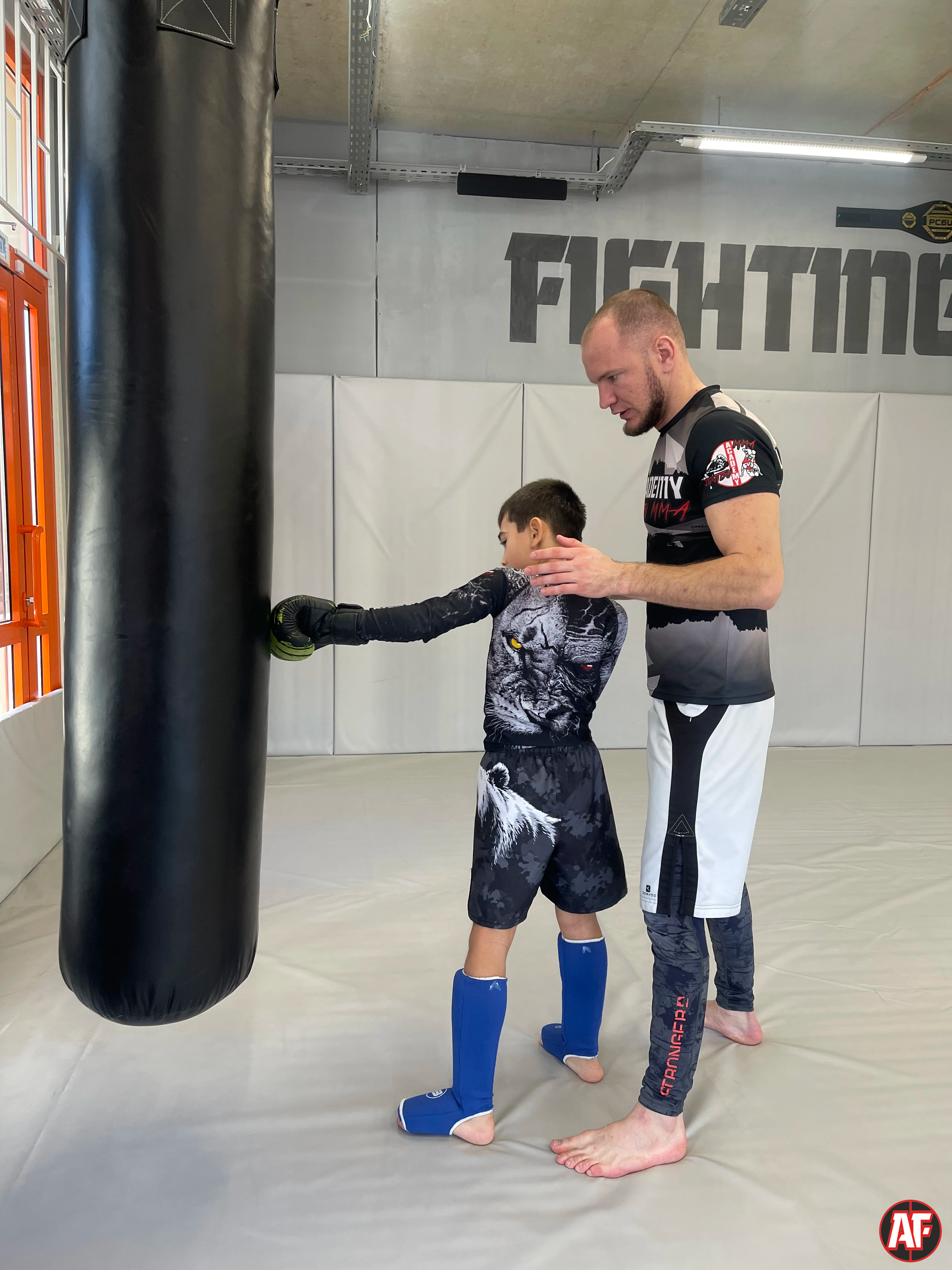 Fighting Academy | Академия файтинга | Клуб братьев Лапшиных. ММА, MMA, ДЖИУ-ДЖИТСУ, jujutsu, КИКБОКСИНГ, ЖЕНСКАЯ САМООБОРОНА в Ростове-на-Дону на Западном. Индивидуальные тренировки Лапшин Алексей Анатольевич.