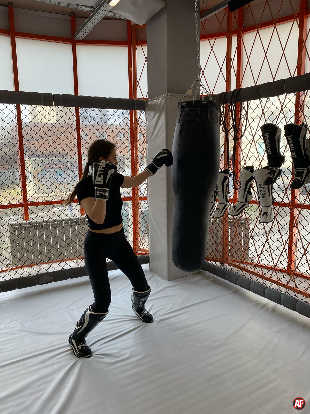 Fighting Academy | Академия файтинга | Клуб братьев Лапшиных. ММА, MMA, ДЖИУ-ДЖИТСУ, jujutsu, КИКБОКСИНГ, ЖЕНСКАЯ САМООБОРОНА в Ростове-на-Дону на Западном. Индивидуальные тренировки Лапшин Алексей Анатольевич.