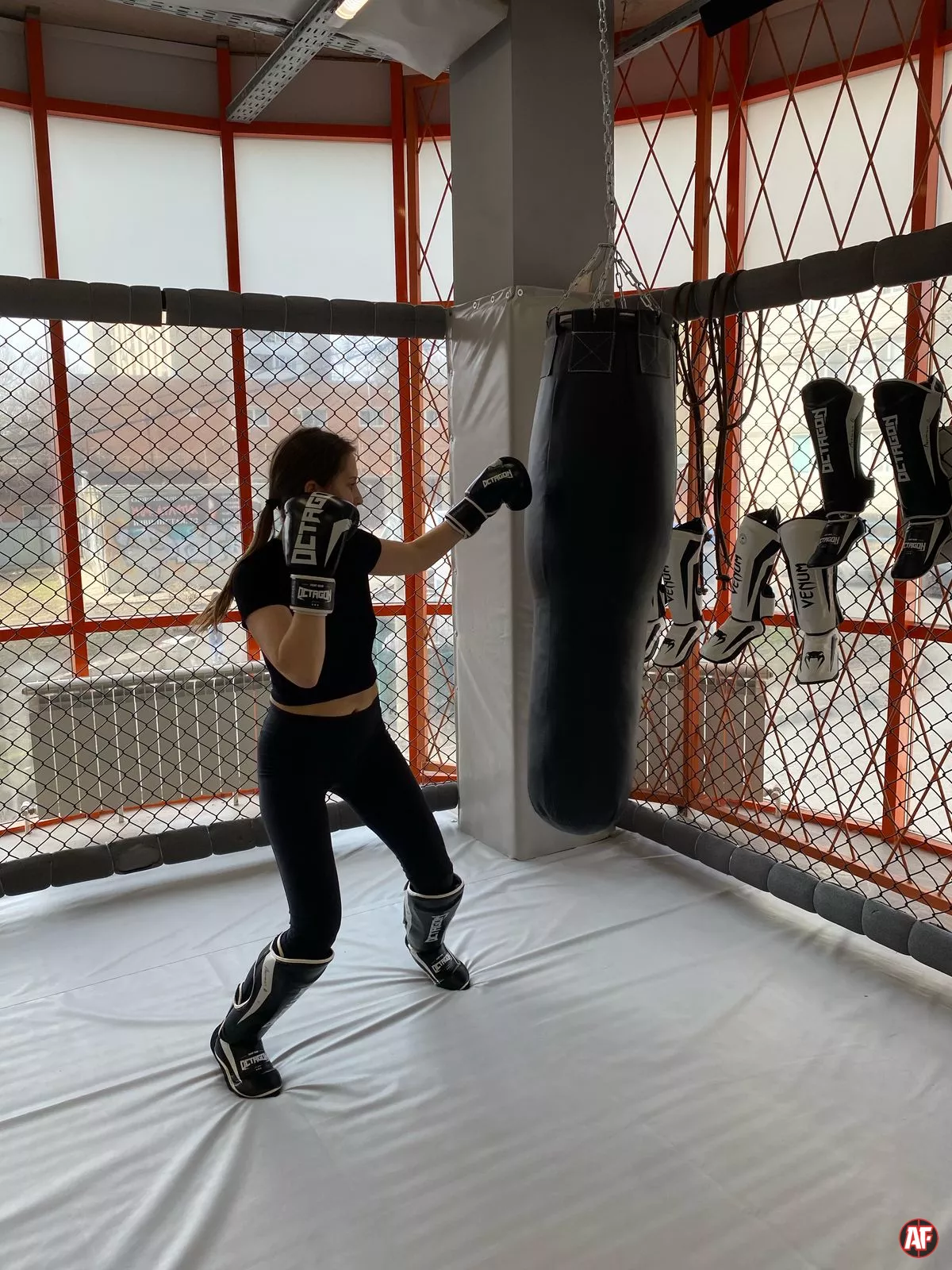 Fighting Academy | Академия файтинга | Клуб братьев Лапшиных. ММА, MMA, ДЖИУ-ДЖИТСУ, jujutsu, КИКБОКСИНГ, ЖЕНСКАЯ САМООБОРОНА в Ростове-на-Дону на Западном. Индивидуальные тренировки Лапшин Алексей Анатольевич.