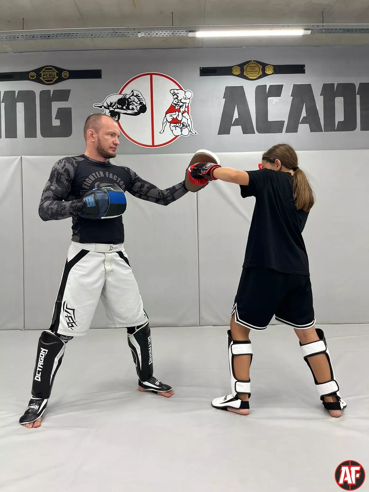 Fighting Academy | Академия файтинга | Клуб братьев Лапшиных.  ММА, MMA, ДЖИУ-ДЖИТСУ, jujutsu, КИКБОКСИНГ, ЖЕНСКАЯ САМООБОРОНА в Ростове-на-Дону на Западном. Индивидуальные тренировки Лапшин Алексей Анатольевич.